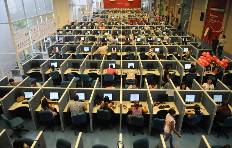 Son más de 500 los despidos en call centers tucumanos