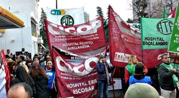 Médicos bonaerenses esperan ser convocados esta semana a discutir salarios