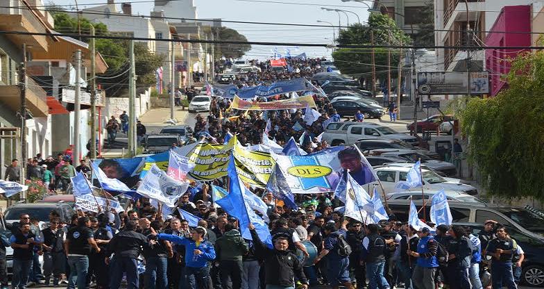 Petroleros preparan otro comodorazo contra el «achicamiento» del sector