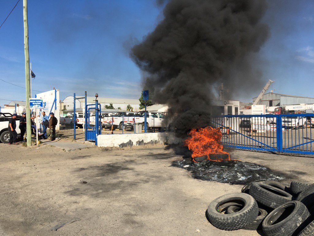 Por deudas en los pagos, petroleros pasaran fin de año acampando frente a SP