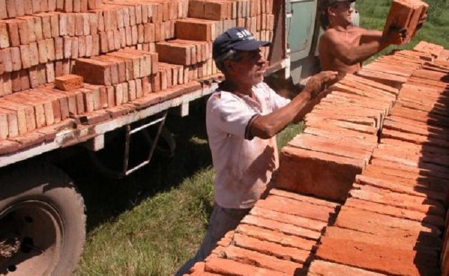 El gremio de ladrilleros cerró un encuentro nacional de la actividad junto al gobernador de San Juan por «la sustentabilidad laboral, económica, ambiental, legal y territorial»