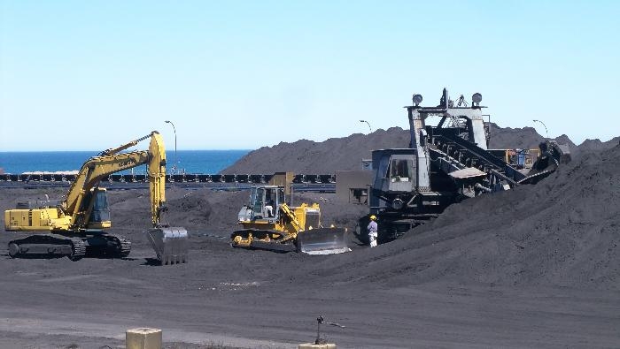 La minera Sierra Grande insiste con 220 despidos y amenazan con quitarle la concesión