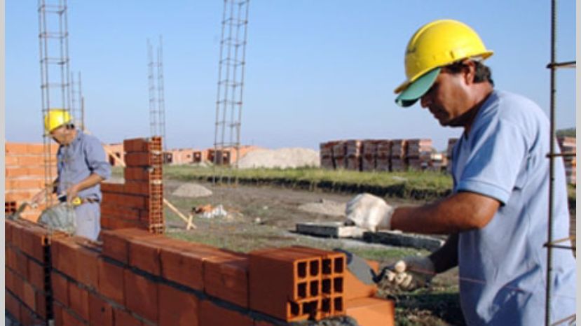 Cayó un 7,6% en noviembre el empleo formal en la construcción