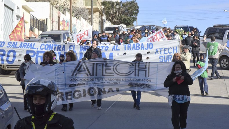 Docentes de Chubut hacen punta de lanza y anuncian un paro de 48 horas para el 6 y 7 de marzo