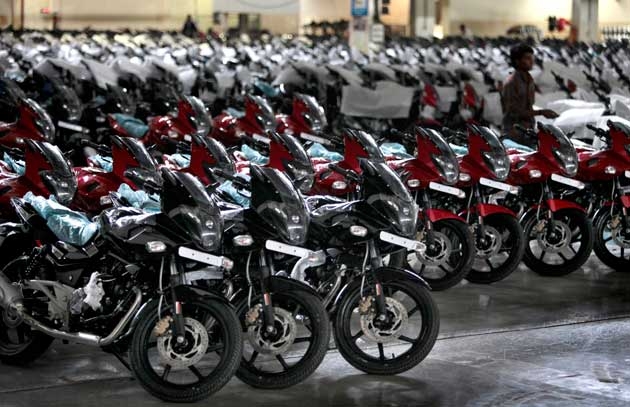 Como las automotrices, las fábricas de motos buscan flexibilizar para bajar costos