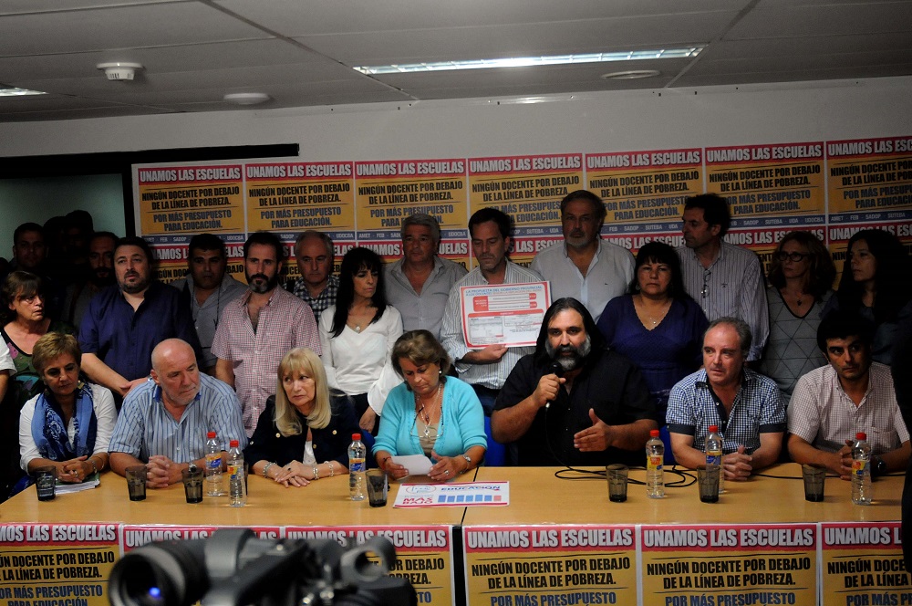 “Le faltaron el respeto a la sociedad y a los docentes”