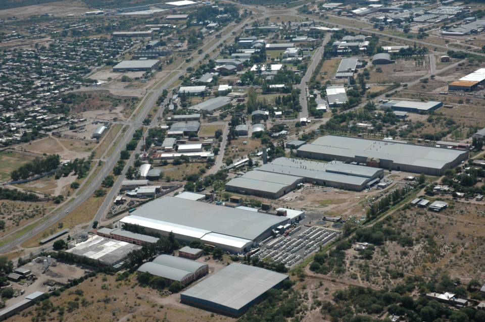 Con despidos y suspensiones, cruje el parque industrial de La Rioja