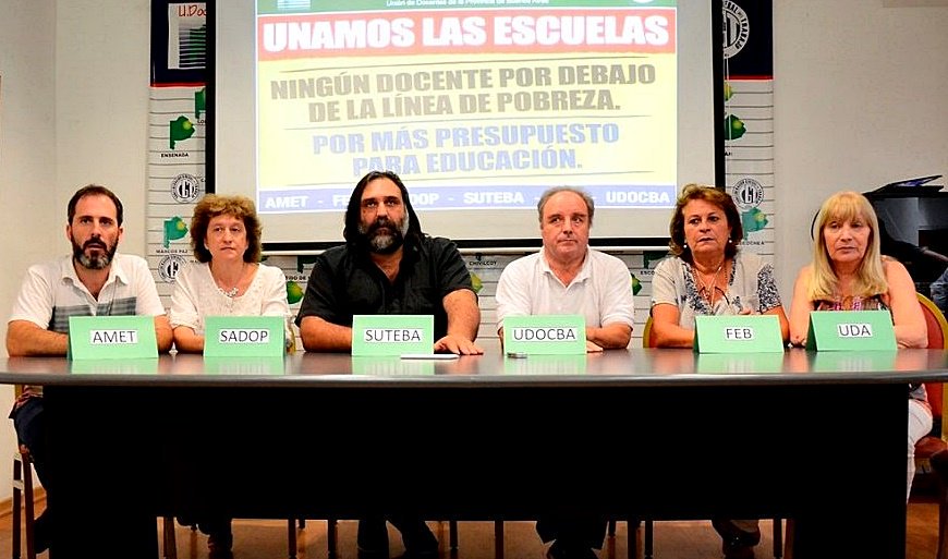 Vidal no convocó a los docentes y hoy se cumple el cuarto día de paro en la Provincia