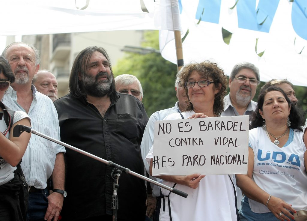 Sin convocatoria de Vidal, los docentes extienden 24 horas el paro en la Provincia