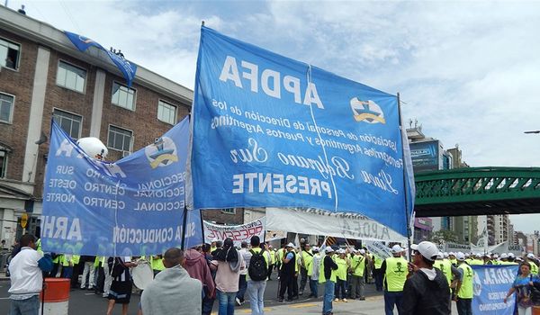 Portuarios se alinearon a la pauta oficial y acordaron 18% en paritarias