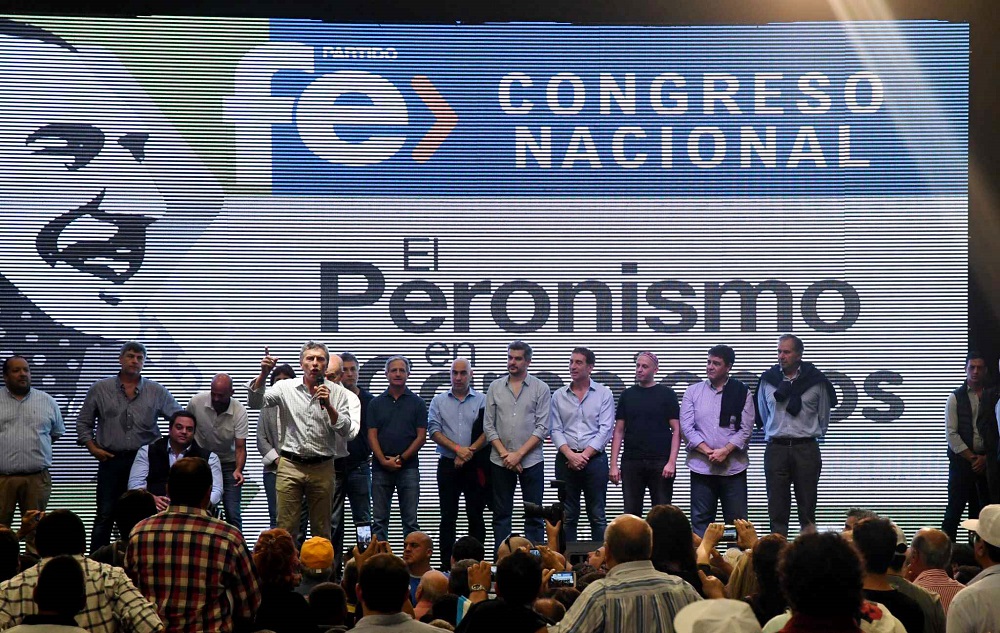 Entre la marcha peronista y el «Sí se puede», Venegas y Macri tuvieron su 1° de mayo