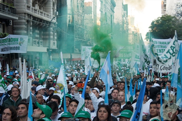 Con las paritarias estancadas, trabajadores de Alimentación marchan a la cámara empresaria