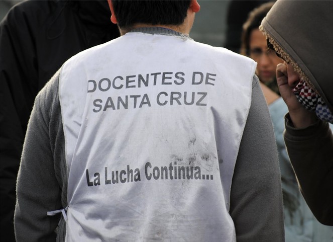 Una nueva semana sin clases en Santa Cruz
