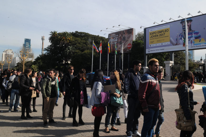 Fuerte aumento de la desocupación que ya pisa los dos dígitos