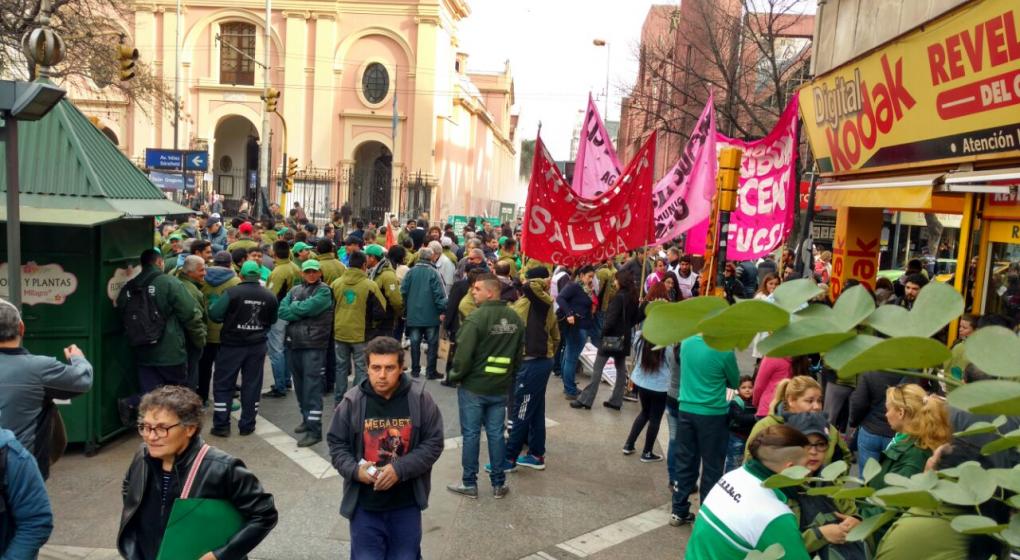 Choferes cordobeses piden la reincorporación de los 161 despedidos