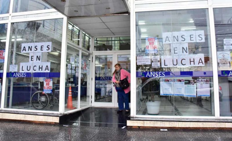 Trabajadores de la Anses vuelven a parar y se movilizan por el centro porteño