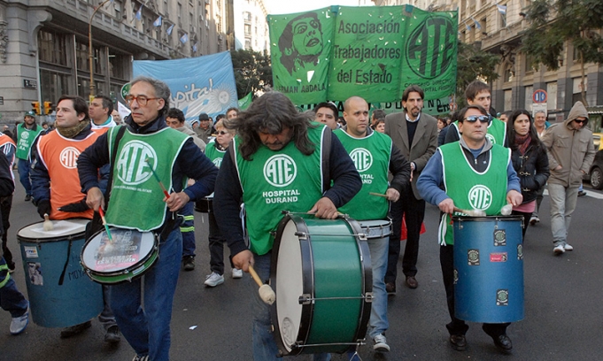 Estatales porteños paran y movilizan a trabajo