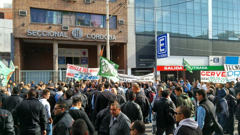 El gobierno cordobés saca la Gendarmería a la calle para romper la huelga de choferes