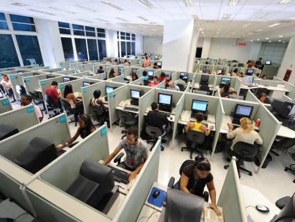 Se perdieron 20.000 puestos de trabajo en los call centers