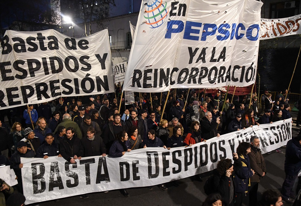 Multitudinaria movilización contra los despidos en PepsiCo