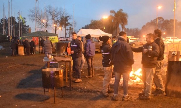 Despedidos de Atucha mantienen acampe y piden ser «reincorporados»