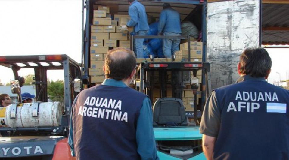 Paritarias: aduaneros acordaron 20%, suma fija y cláusula gatillo