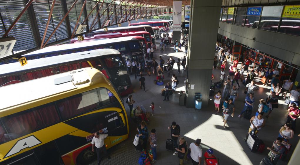 Se levantó el paro de omnibus de larga distancia