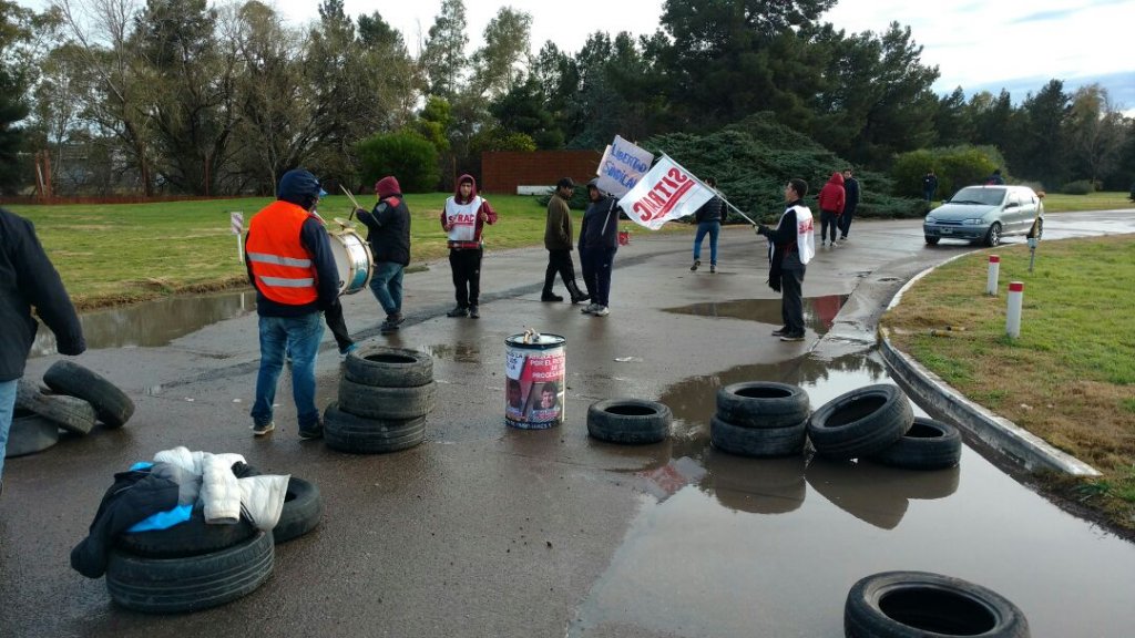 Denuncian despidos discriminatorios en obras de Bahía Blanca