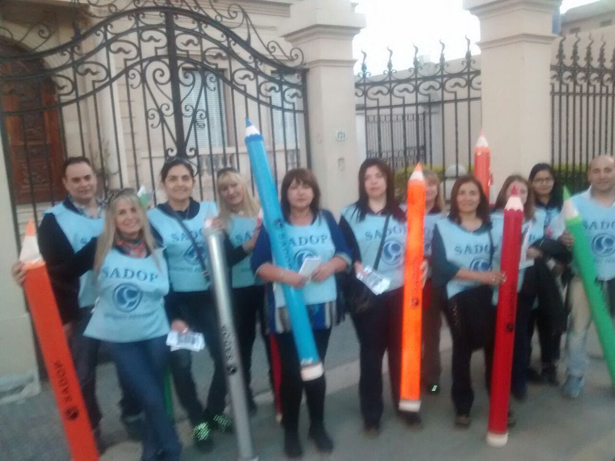 Docentes privados denunciaron flexibilización laboral frente al obispados