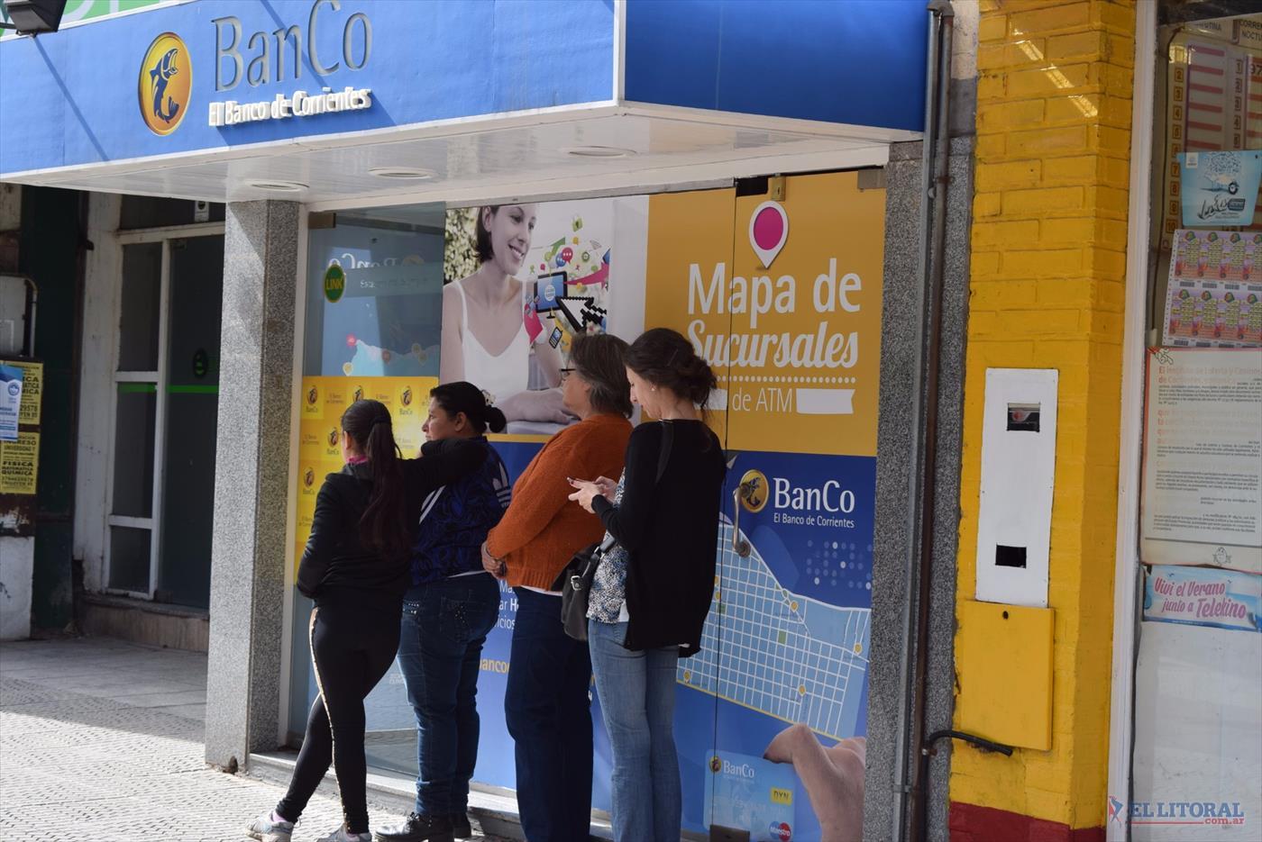 Estatales de Corrientes abrieron la temporada de bonos de fin de año