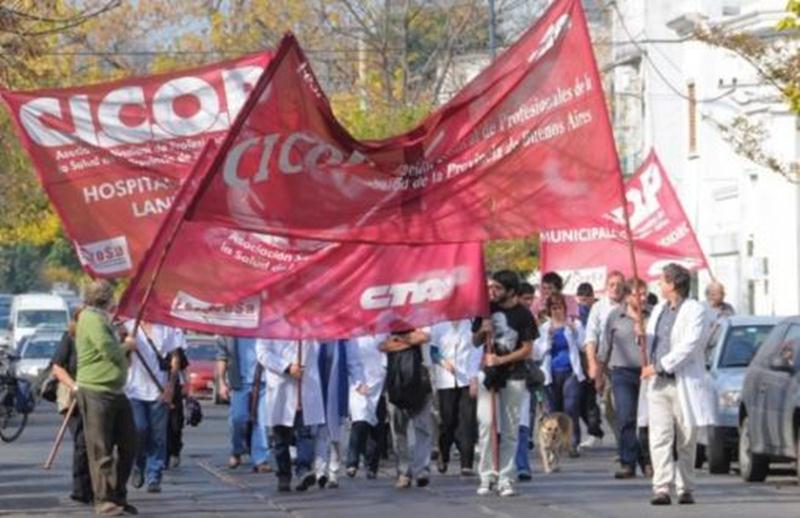 Médicos le piden a Vidal el pase a planta permanente comprometido para casi 600 becarios