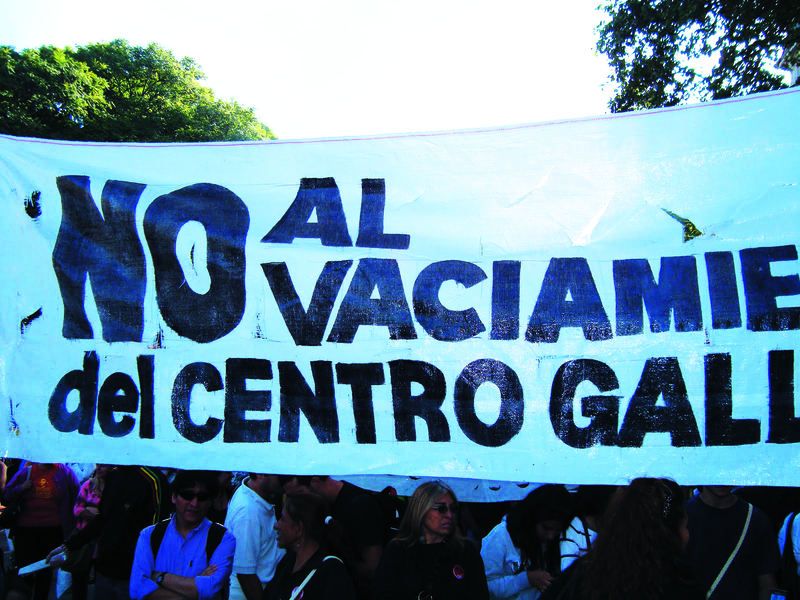 Denuncian persecuciones, ajuste y despidos en el Centro Gallego