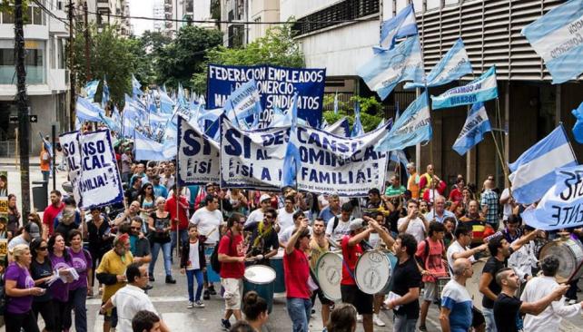 Audiencia clave por el descanso dominical de los mercantiles santafesinos