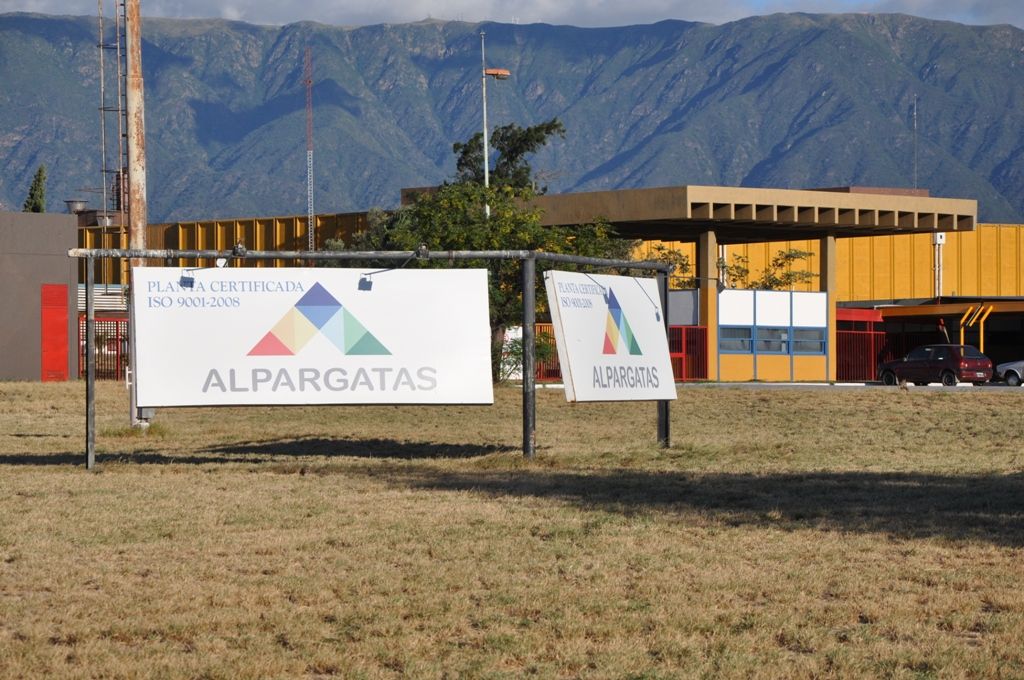 Temor por el desmantelamiento de la planta catamarqueña de Alpargatas