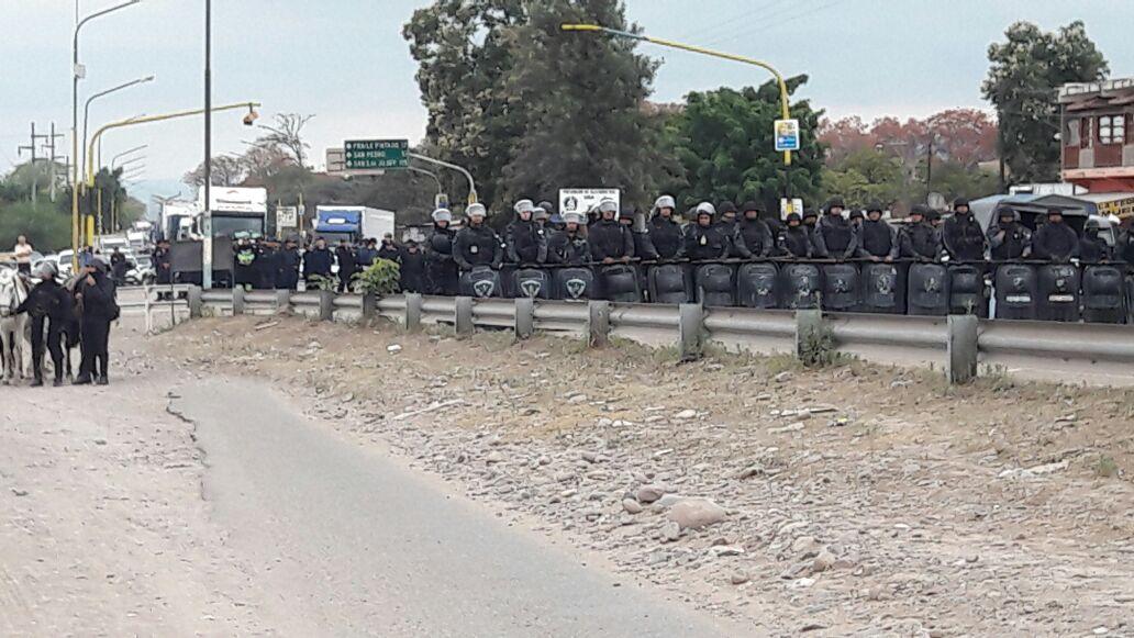 Violenta represión a los trabajadores del Ingenio Ledesma