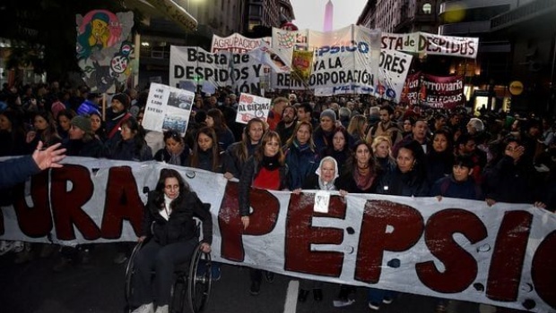 Marchan para pedir la expropiación de la planta Florida de Pepsico