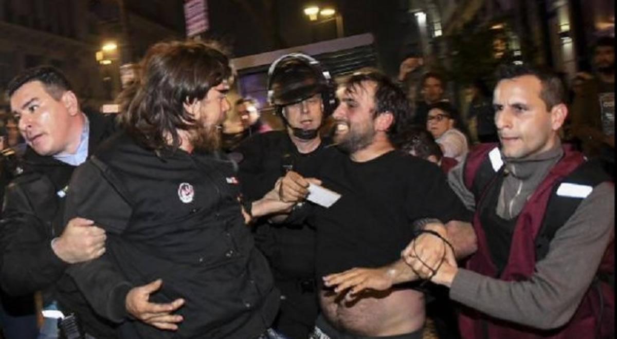 Periodistas denuncian violencia policial contra la prensa