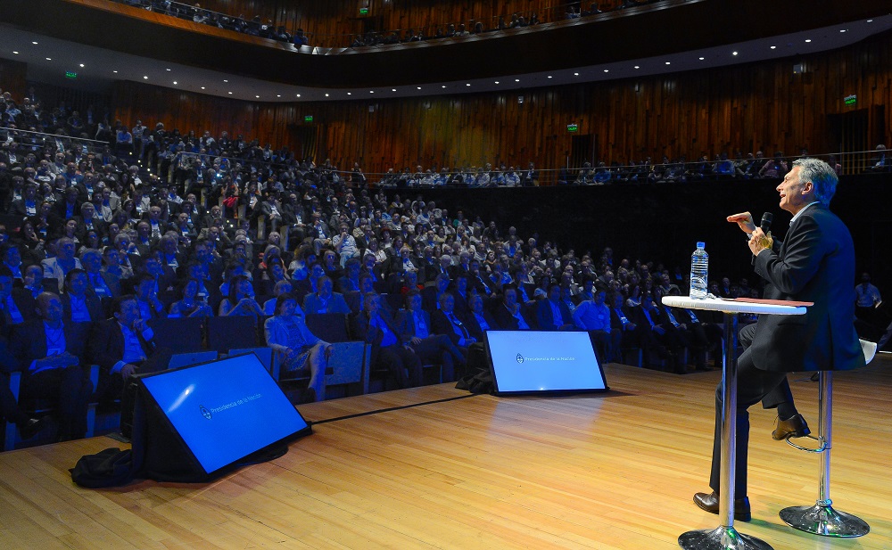 Con la cúpula de la CGT como invitada, Macri presenta su paquete de reformas