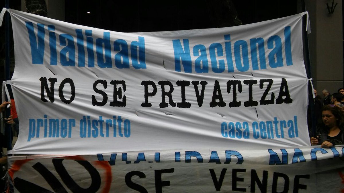 Trabajadores de Vialidad protestaron contra la privatización y contra la venta del predio del organismo