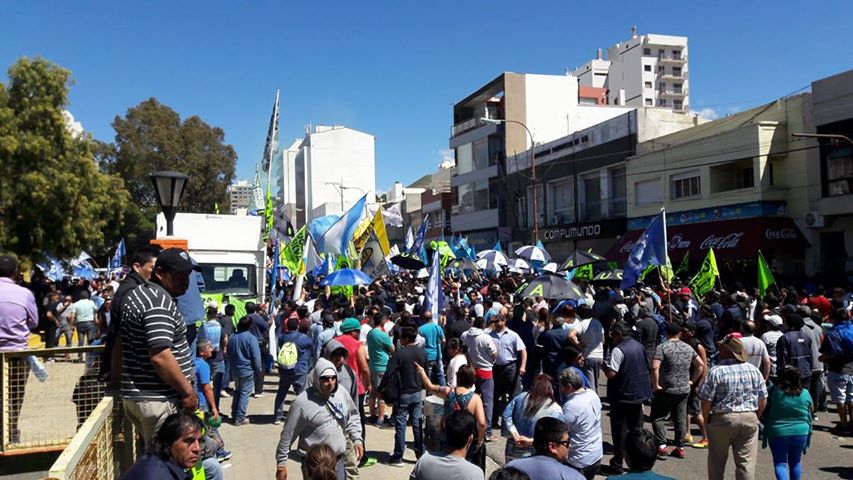 Comodoro abre la marcha de hoy desde la Patagonia