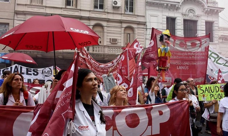 Médicos señalan que las reformas del gobierno implican un «retroceso de un siglo»