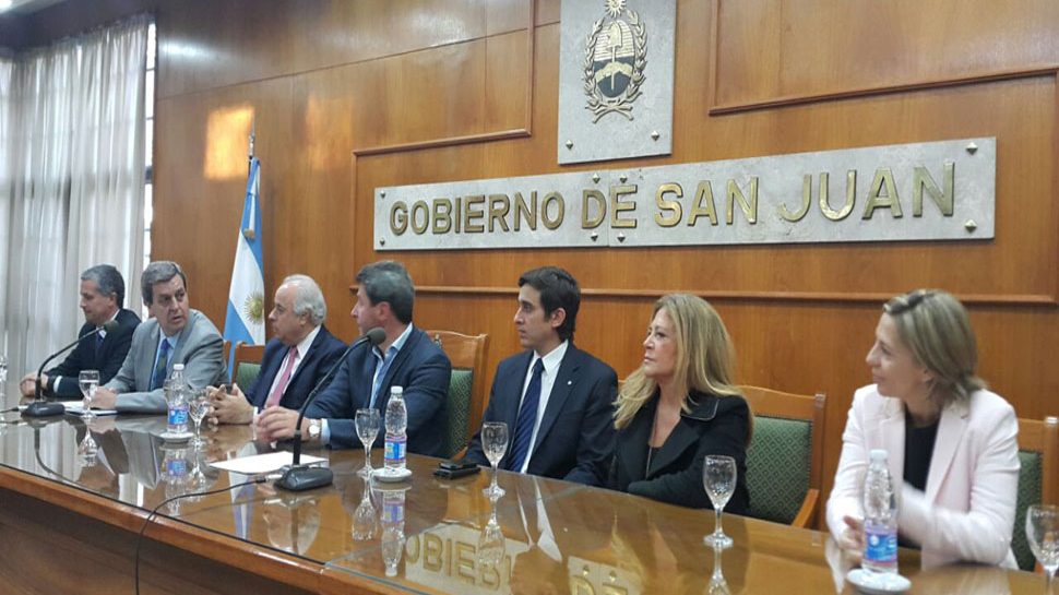 San Juan rompe la inercia, desafía a Cambiemos y confirma un bono de fin de año