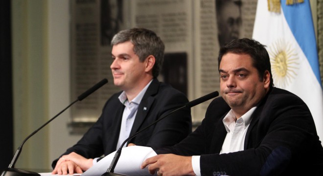 El Gobierno blanquea plan para congelar o bajar salarios