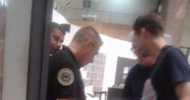Con policía en el ingreso, despidieron a 40 empleados del Ministerio de Ambiente Con policía en el ingreso, despidieron a 40 empleados del Ministerio de Ambiente