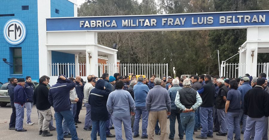 Asambleas en Fabricaciones Militares ante inminentes despidos masivos