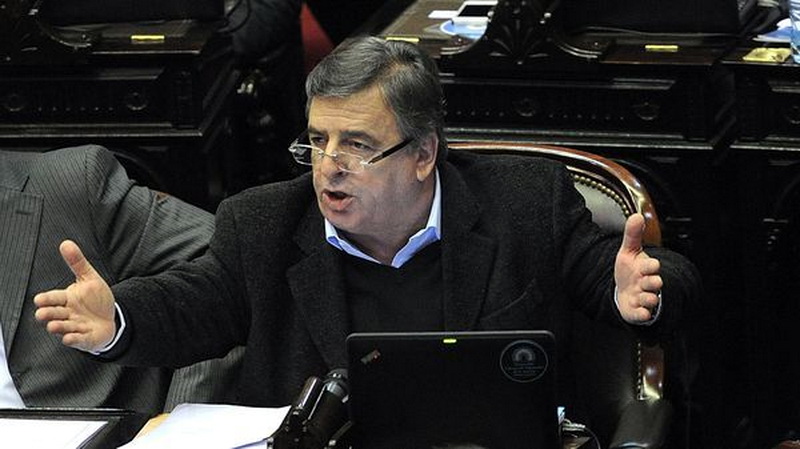 «No vamos a dejar de sesionar por un paro de la CGT»