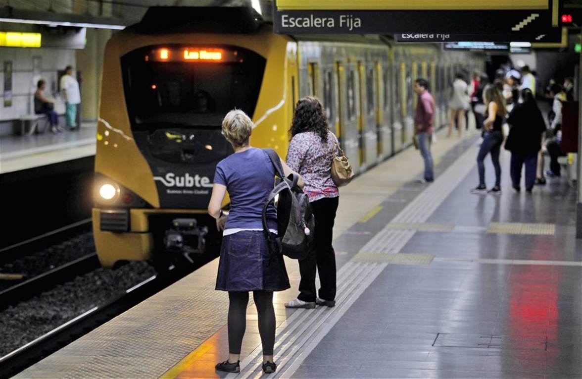El Gobierno porteño cambia el horario del subte y los metrodelegados advierten que puede afectar el servicio