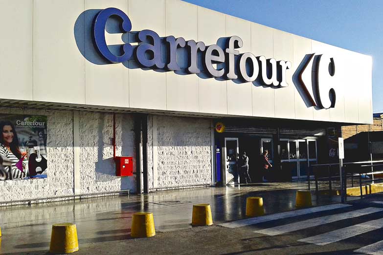 Cierres y miles de despidos en Carrefour