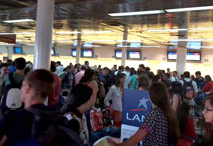 Pilotos de LAN amenazan con parar los vuelos la semana próxima