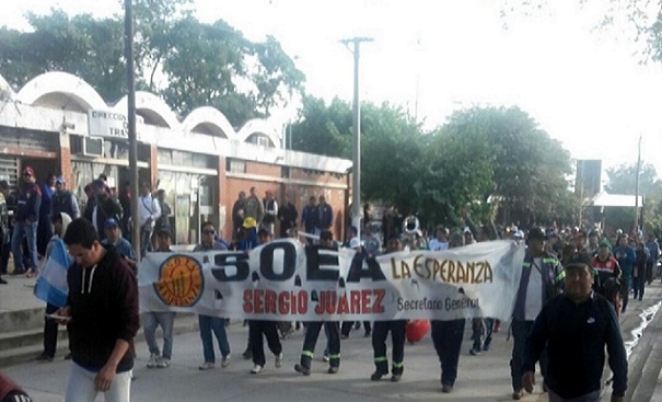 Ante la ola de despidos y cierres de ingenios, azucareros marcharán 300 km en el norte del país